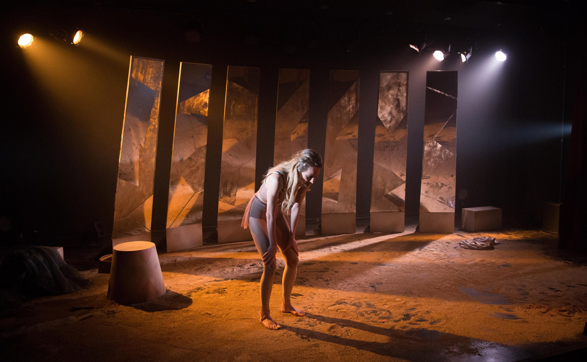 Cenografia de Anna Turra