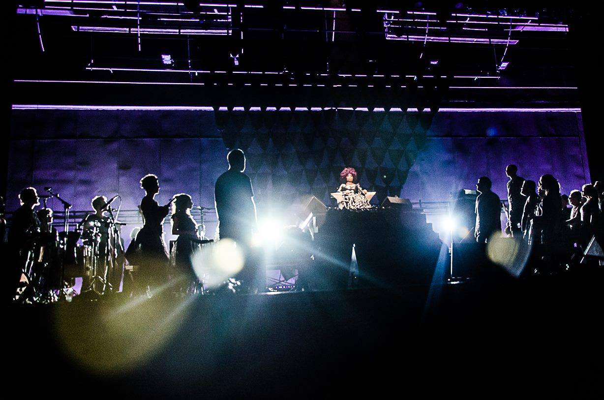 Cenografia e Iluminação para Elza Soares